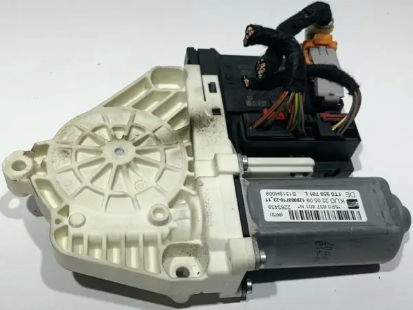 Motoras macara geam stanga fata 5P0837401N Seat Toledo 3 (2004-2009)