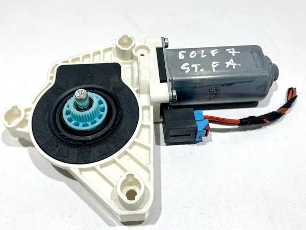 Motoras macara geam stanga fata 5Q4959801B Volkswagen Golf 7 (2012-2017)