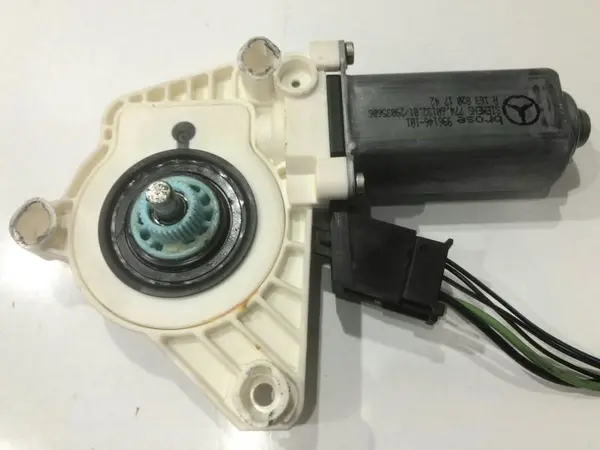 Motoras macara geam stanga fata a1698201742 Mercedes A-Class (2004-2012) [W169]