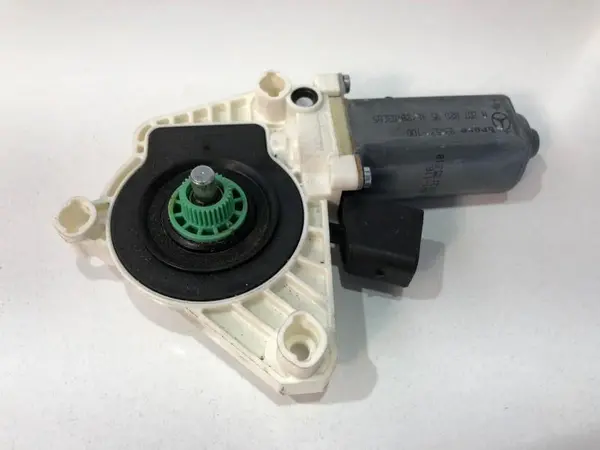 Motoras macara geam stanga fata / spate a2078200542 Mercedes E-Class (2009->) [C207]