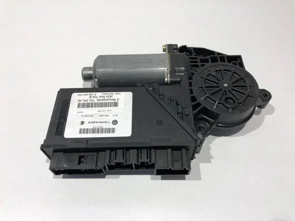 Motoras macara geam stanga spate 3d0959703e Volkswagen Phaeton (2002-2010)