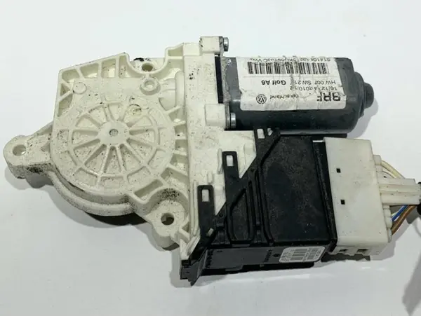 Motoras macara geam stanga spate 5K0959703C Skoda Octavia 2 facelift (2008-2013)