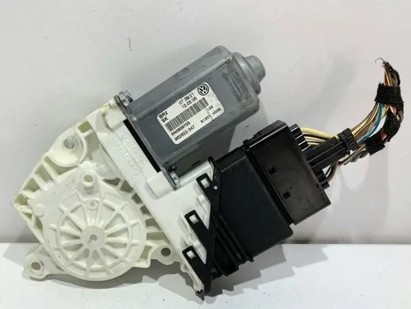 Motoras macara geam stanga spate 5N0959703 Skoda Octavia 2 facelift (2008-2013)