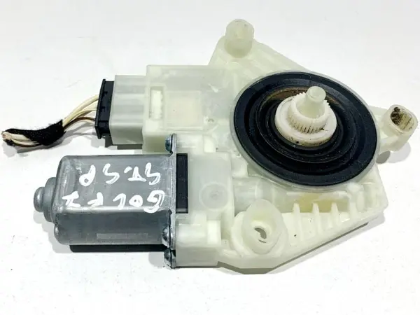 Motoras macara geam stanga spate 5Q4959811D Volkswagen Golf 7 (2012-2017)