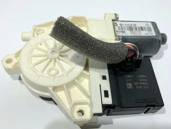 Motoras macara geam stanga spate 827310185R Renault Megane 3 (2008-2012)