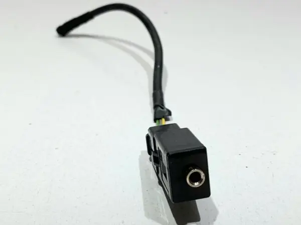 Mufa / port usb / aux 5Q0035724 Skoda Octavia 3 (2013-2017 )