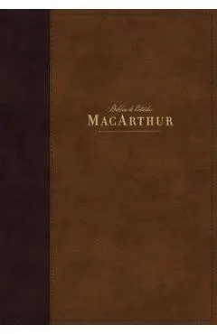 Nbla Biblia de Estudio Macarthur, Leathersoft, Café, Interior a DOS Colores - John F. Macarthur