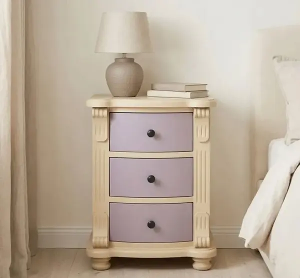 Noptiera cu 3 sertare curbate cu finisaj Ficelle/Dusty Lavender