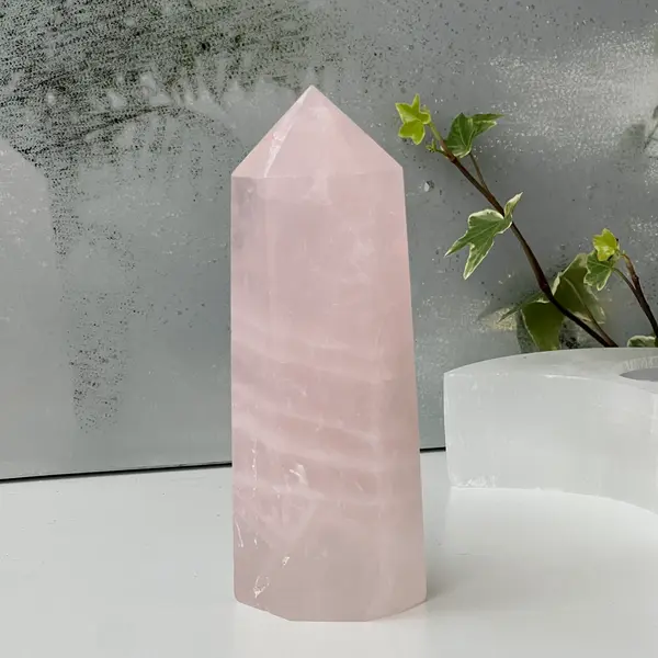 Obelisc cuart roz Namibia model 2