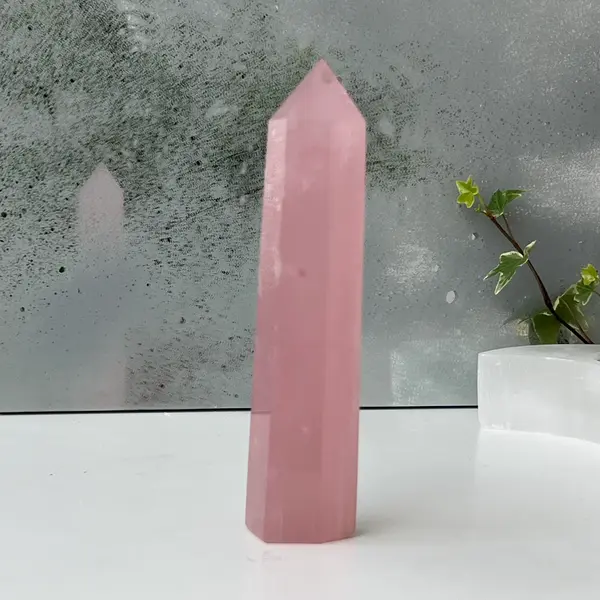 Obelisc cuart roz Namibia model 6