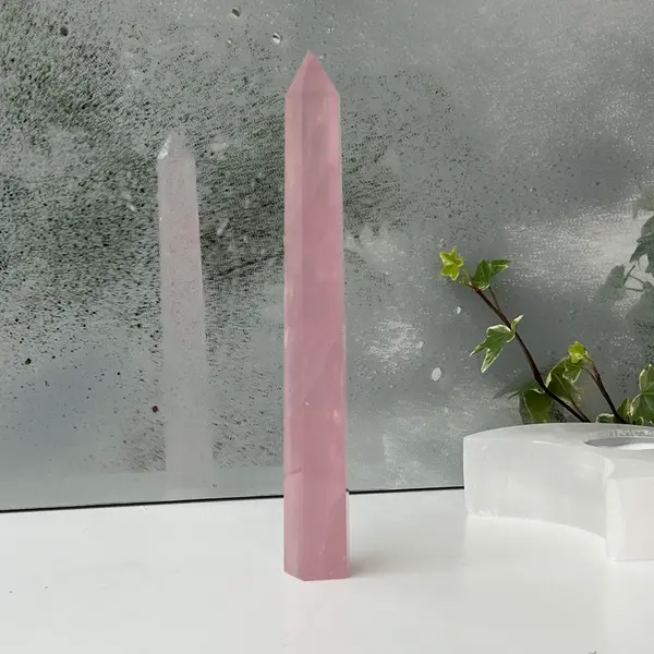 Obelisc cuart roz Namibia model 7