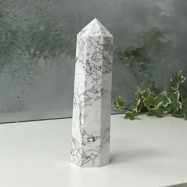 Obelisc howlit alb | Model L5
