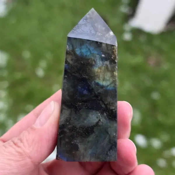 Obelisc labradorit m1