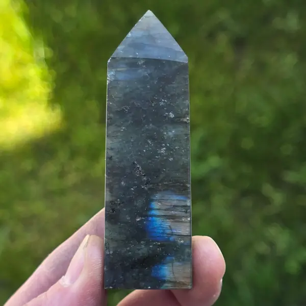 Obelisc labradorit m3