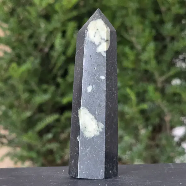 Obelisc piatra crizantema | Model 3