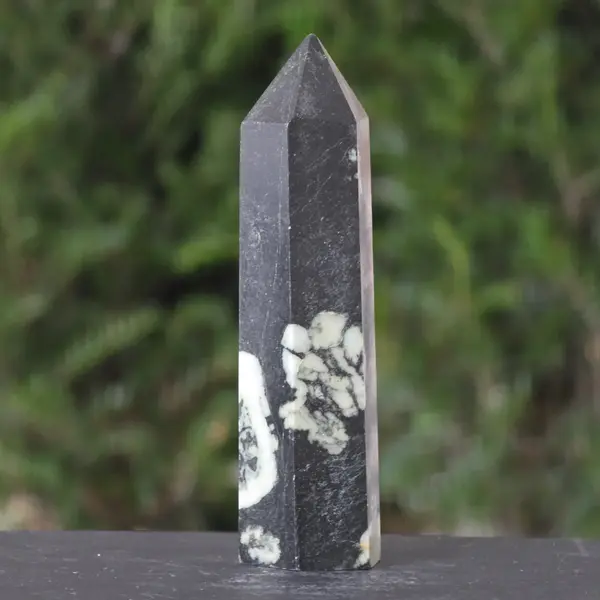 Obelisc piatra crizantema | Model 8