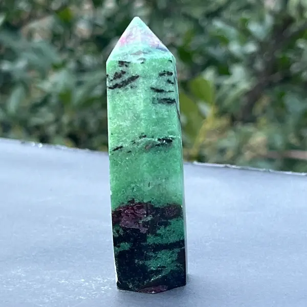 Obelisc rubin in zoisit model 8