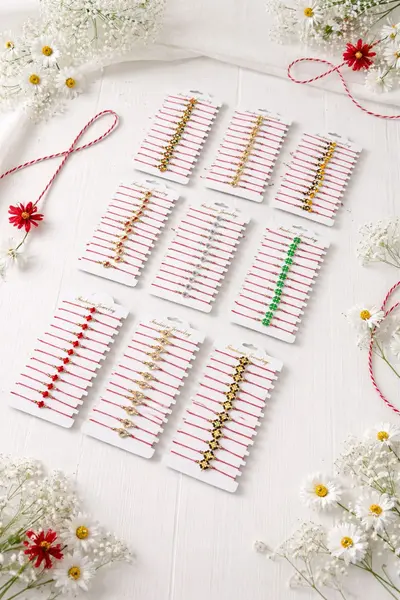 Oferta 9 Seturi a cate 12 Bratari Martisor reglabile, diverse modele, Cadou 1 Martie
