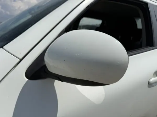 Oglinda stanga culoare alba - 326 963021KZ0A Nissan Juke facelift (2013-2019)