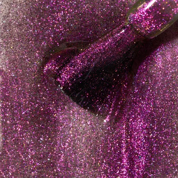 Ojă Semipermanentă Kievskaya Glitz Cat Eye 20 – Roz-Fuchsia cu Reflexii Mov și Aurii, Efect Magnetic 3D, 15ml