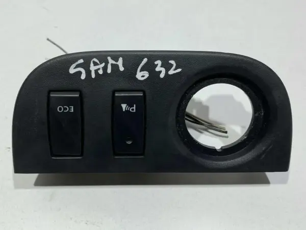 Ornament buton reglaj oglinzi 684937116R Dacia Sandero Stepway 2 (2012-2017)