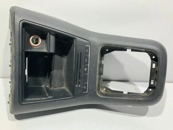 Ornament consola centrala 5N1857961A Volkswagen Golf 6 plus (2009-2014)