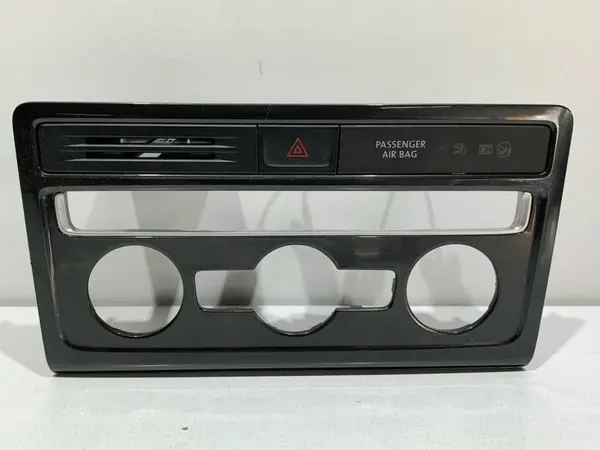 Ornament / rama climatronic cu buton avarie 510820039C Volkswagen Golf 7 Sportsvan facelift (2017-2020)