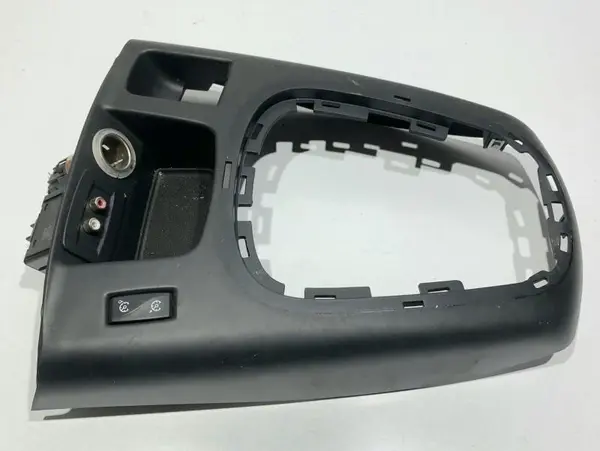 Ornament / trim schimbator viteze cu priza / usb aux 969330001R Renault Grand Scenic 3 (2009-2011)