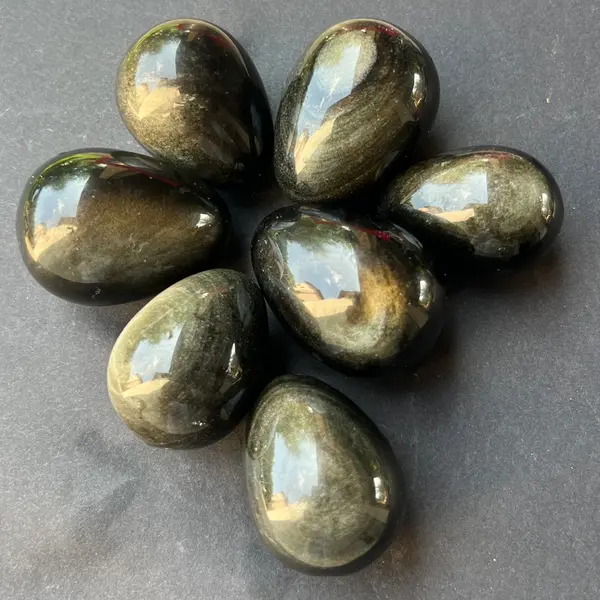 Ou obsidian auriu