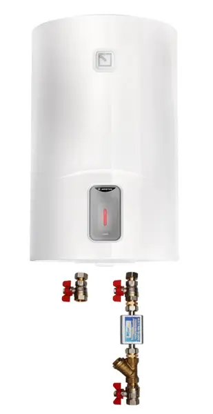 Pachet Boiler electric Ariston Lydos R 100L, 1800W, rezervor emailat cu Titan, supapa siguranta si kit de montaj inclus