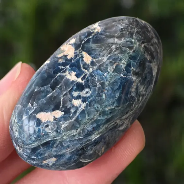 Palmstone apatit dark blue Madagascar | Model 1