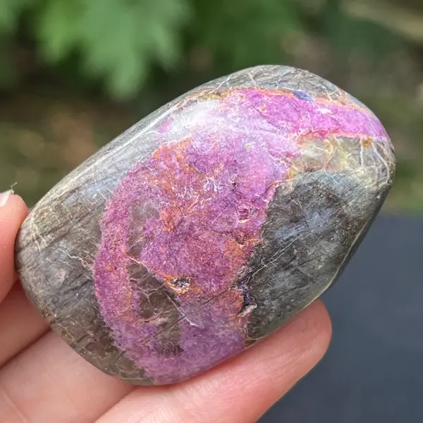 Palmstone atlantisit (stichtit, serpentin) model 5
