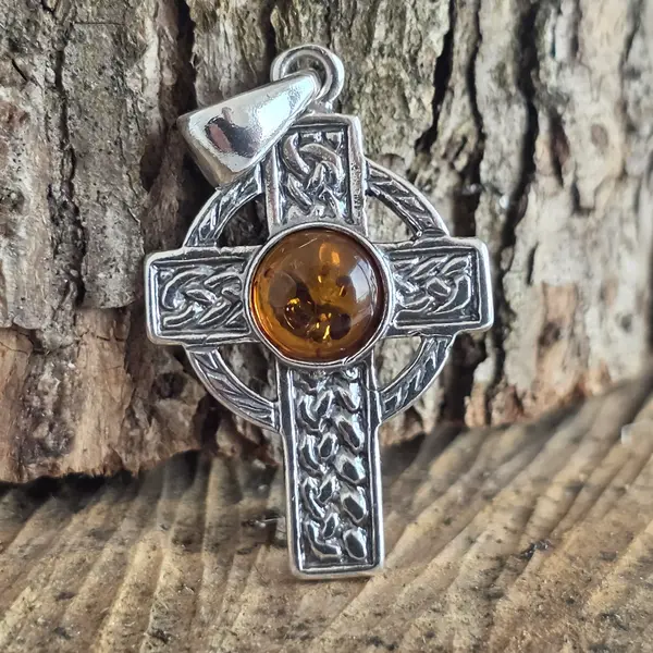 Pandantiv argint cu chihlimbar forma cruce Amber33