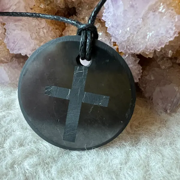 Pandantiv shungit Cross cu snur