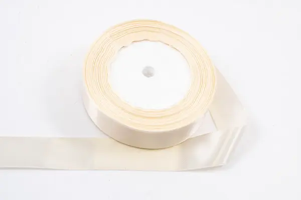 Panglica din satin pentru decorare,crem deschis , 22.5m x 2cm