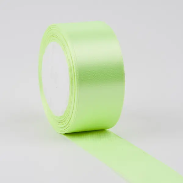 Panglica din satin pentru decorare, verde neon deschis, 22.5m x 2.5 cm