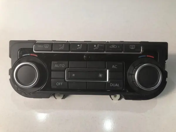 Panou comanda aer conditionat 5k0907044bs Volkswagen Passat B6 3C (2005-2010)