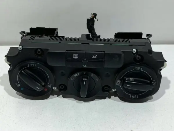 Panou comanda clima 1K1820045B Volkswagen Jetta 5 (2005-2010)