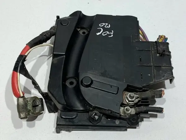 Panou / tablou sigurante borna baterie AV6T-14A067-BB Ford Focus 3 (2011-2015) 2.0 tdci UFMA 140 cp