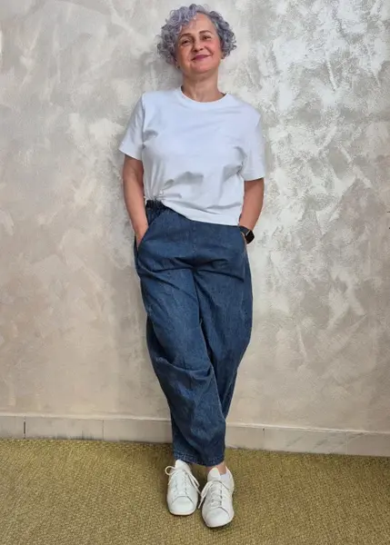 Pantaloni bleumarin din denim subtire cu croiala ampla si talie elastica