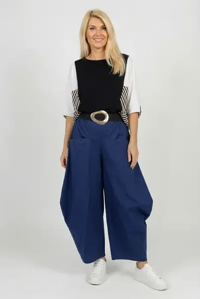 Pantaloni dama largi cu fronseu lateral si buzunare, bleumarin