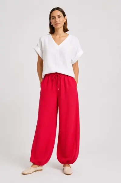 Pantaloni de vara, din in, croi balon, cu elastic la glezna, siret in talie, rosii