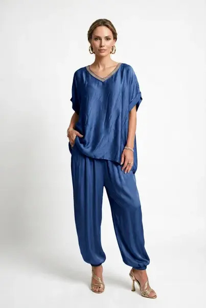 Pantaloni din matase si vascoza satinata cu croi lejer si elastic la glezna,albastru jeans