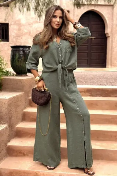 Pantaloni largi de vara, din in, cu nasturi decorativi din lemn pe picior, kaki