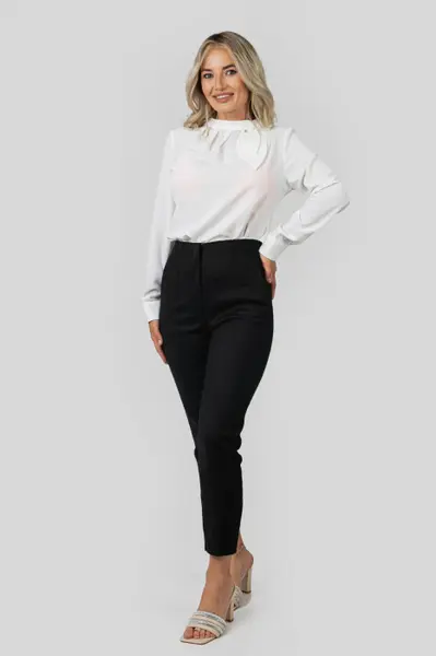 Pantaloni negri cu talie inalta si cusaturi decorative