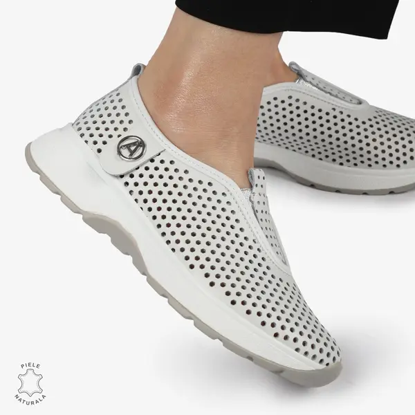 PANTOFI CASUAL dama din Piele naturala Perforata TIP SLIP-ON CRL1415 ALB