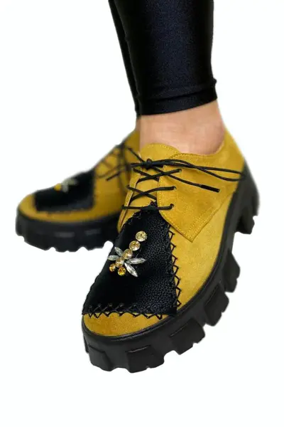 Pantofi mustar din piele intoarsa cu albina 3D cu cristale