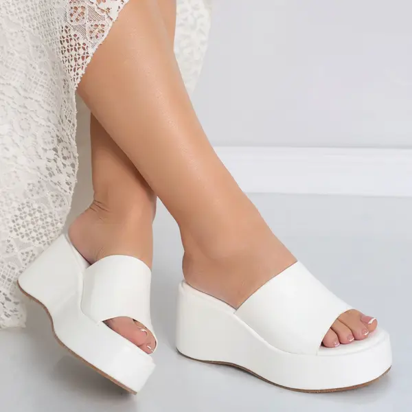 Papuci dama cu platforma Albi din Piele Ecologica Arasia