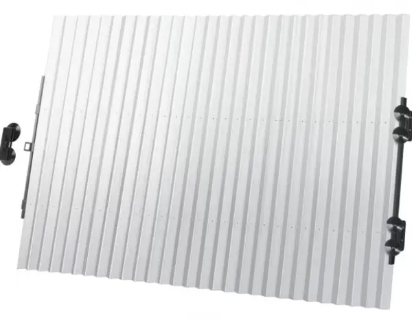 Parasolar auto retractabil impotriva razelor UV fixare prin ventuze 85 cm
