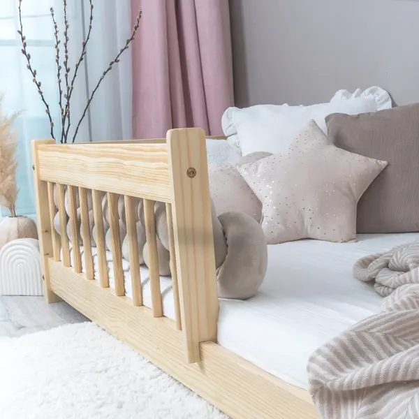 Pat pentru copii Montessori cu balustrada, Little Amy, Charlie, balustrade cu bare rotunde, Natur, 100 x 200 cm